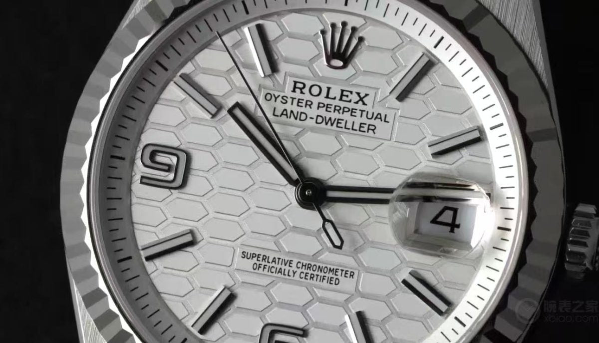40mm Stainless Steel Three-Link Bracelet White Dial- Luxury Watch