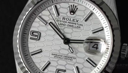 40mm Stainless Steel Three-Link Bracelet White Dial- Luxury Watch