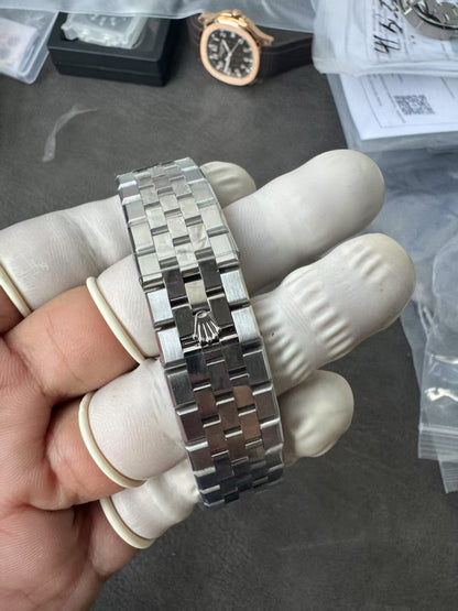 40mm Stainless Steel Three-Link Bracelet White Dial- Luxury Watch