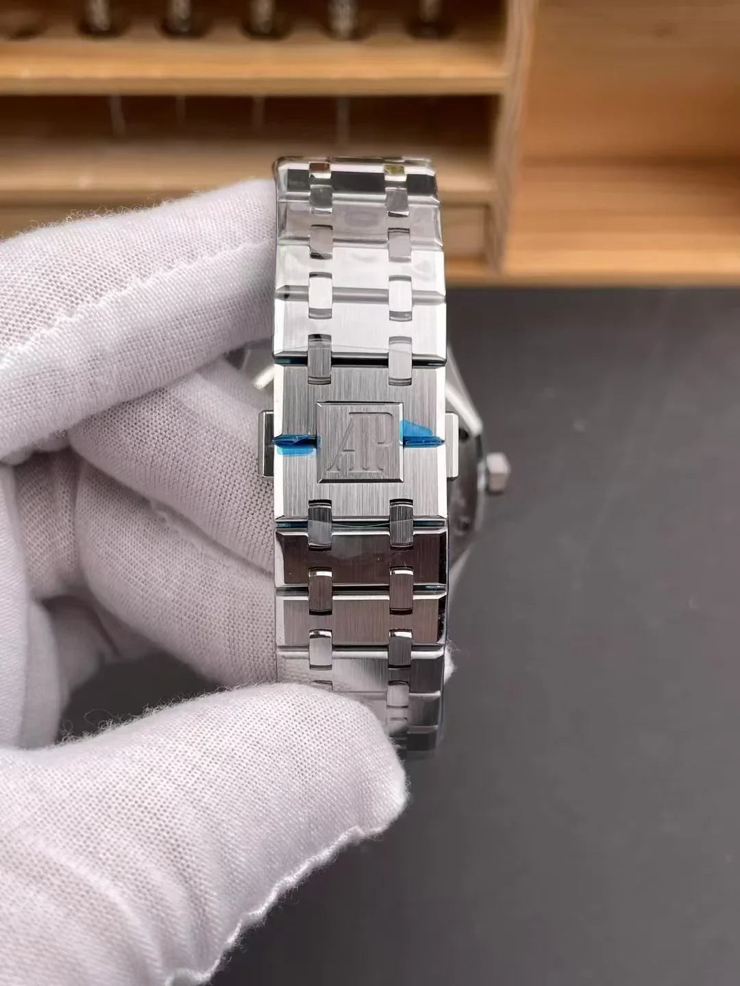 41mm Stainless Steel (Black Dial) - Luxury Watch