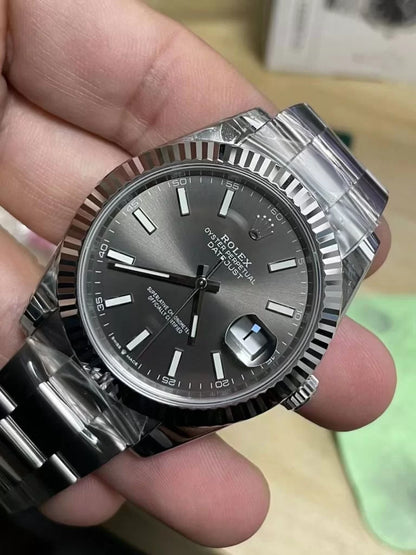 41mm Stainless Steel Three-Link Bracelet black Gray Dial- Luxury Watch
