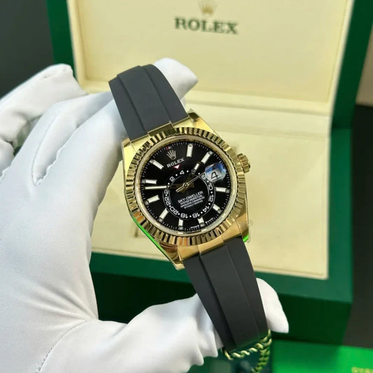 Yellow Gold Rubber (Black Dial) - Luxury Watch
