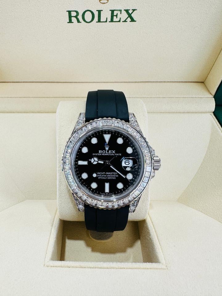 Black Diamond Bezel rubber (Black Dial) - Luxury Watch