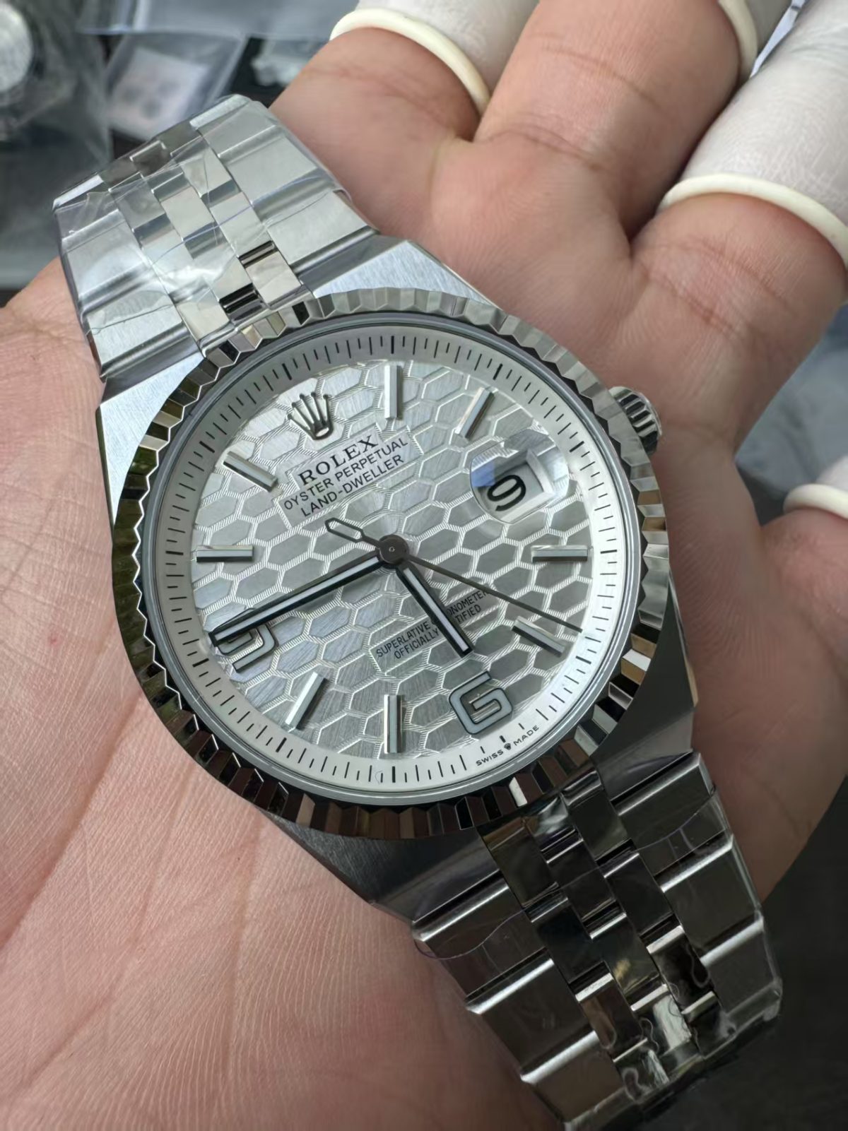 40mm Stainless Steel Three-Link Bracelet White Dial- Luxury Watch