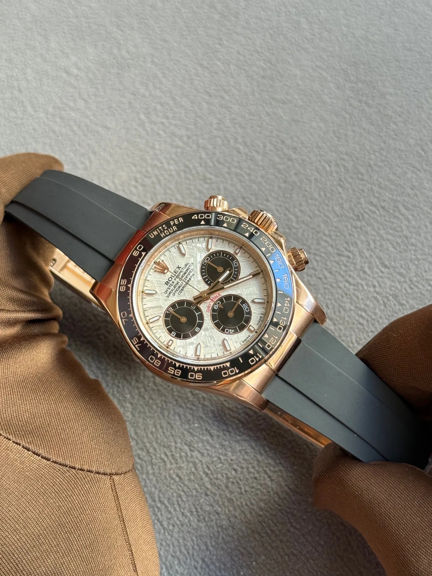 Rosegold rubber (White Moon Dial) - Luxury Watch