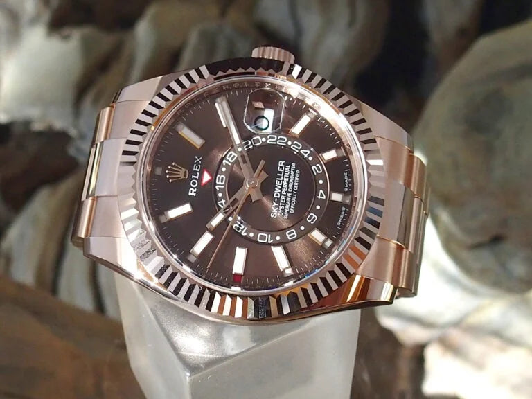 Rose Gold Three-Link Bracelet (Chocolate Dial) - Luxury Watch
