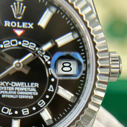 Stainless Steel Rubber (Black Dial) - Luxury Watch