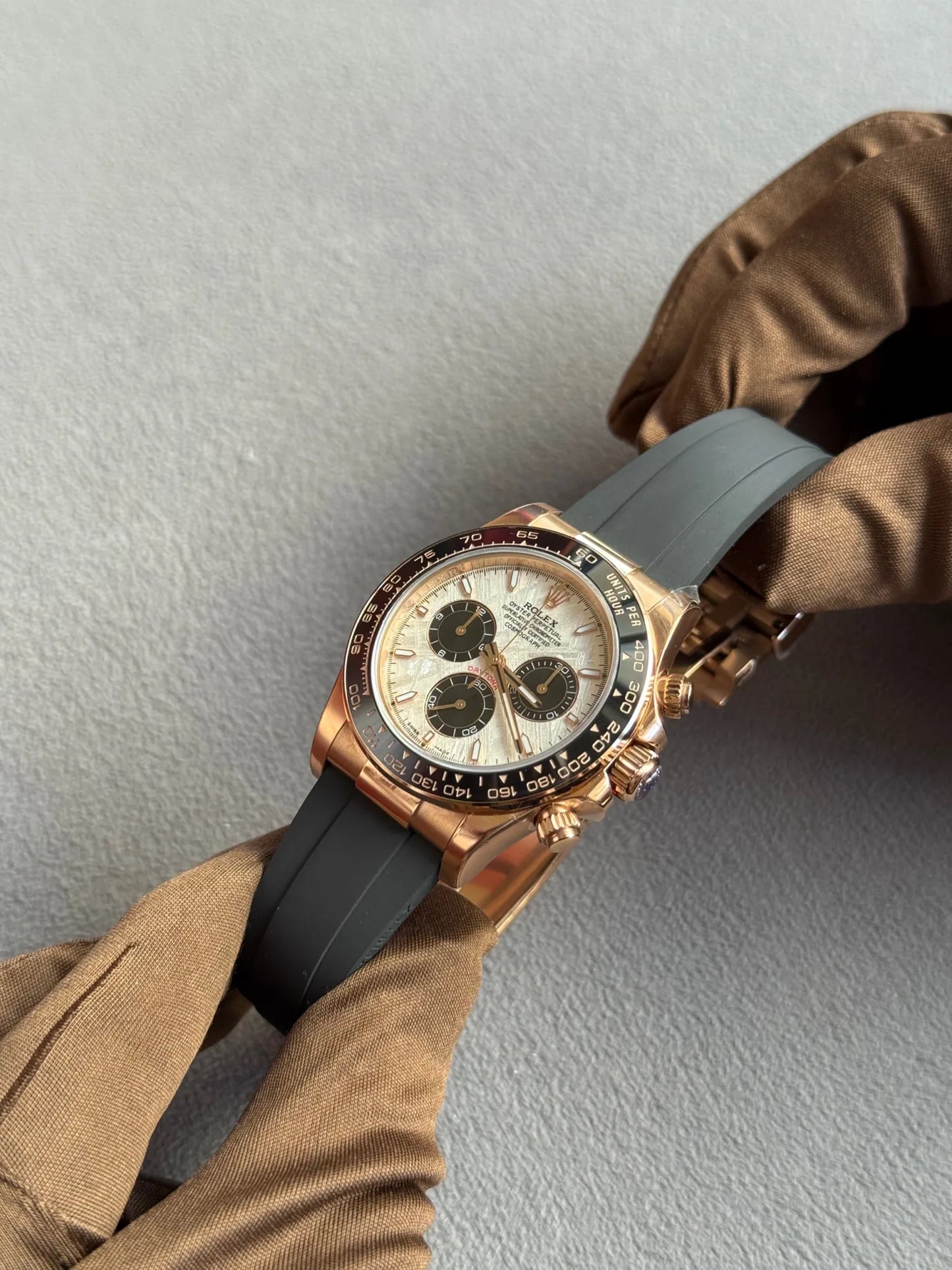 Rosegold rubber (White Moon Dial) - Luxury Watch