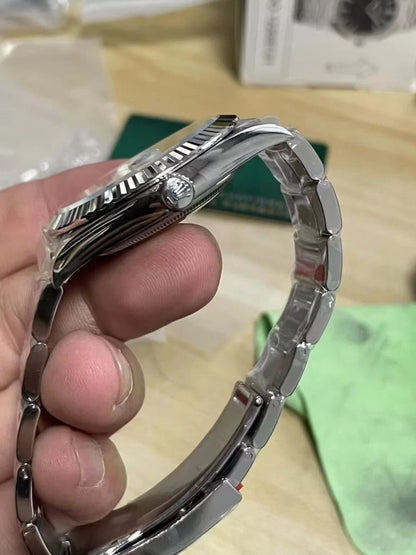 41mm Stainless Steel Three-Link Bracelet black Gray Dial- Luxury Watch