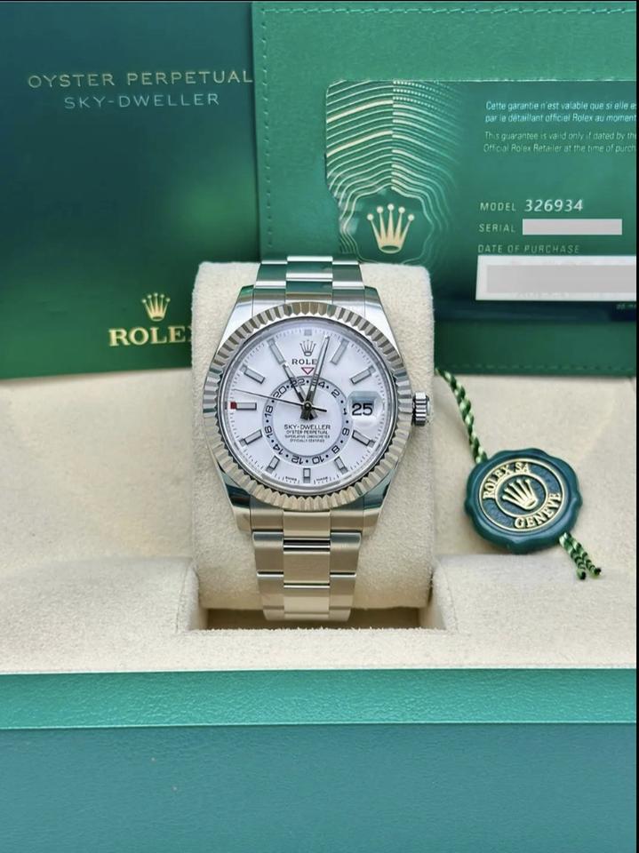 Stainless Steel Three-Link Bracelet (White Dial) - Luxury Watch