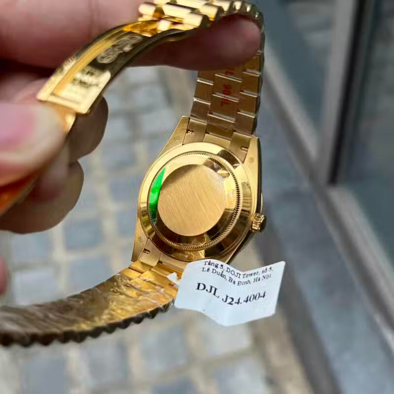 Yellow Gold Day Week Champagne Roman Numerals Dial - Luxury Watch