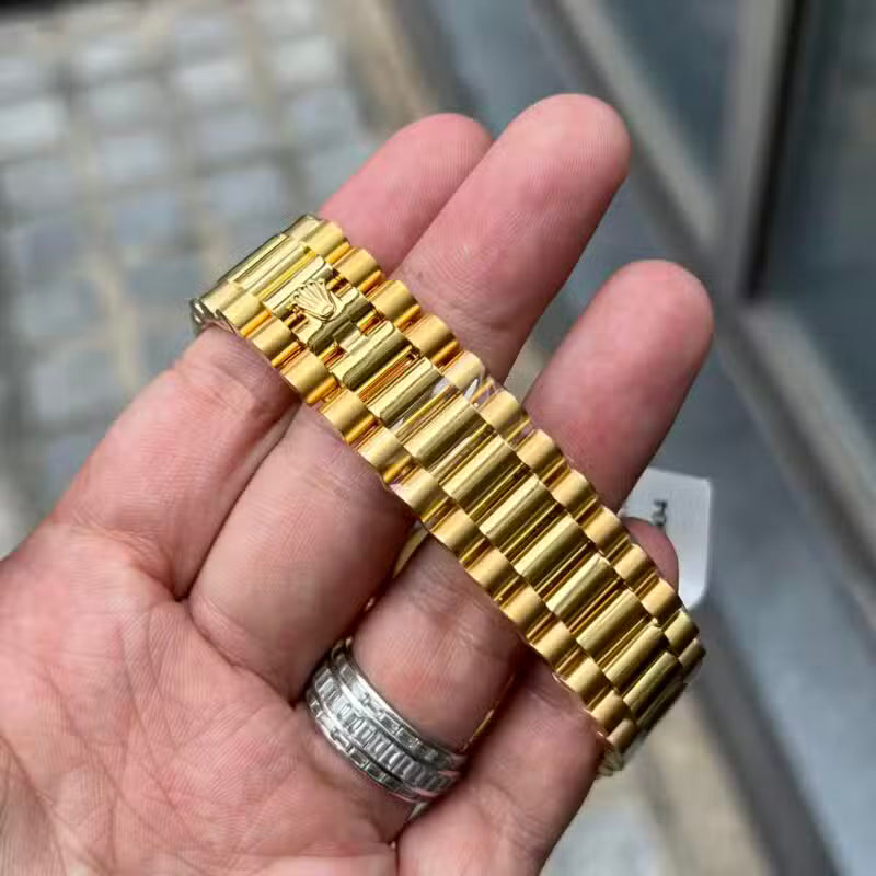Yellow Gold Day Week Champagne Roman Numerals Dial - Luxury Watch