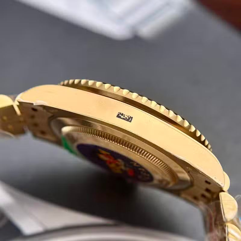 Pilot Watch II Yellow Gold Multi-Link (Black and Gray) - Luxury Watch