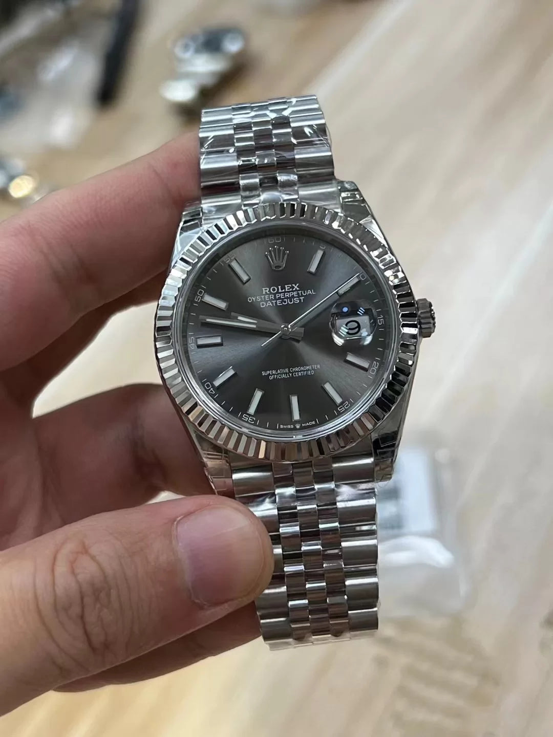 41mm Stainless Steel Three-Link Bracelet black Gray Dial- Luxury Watch