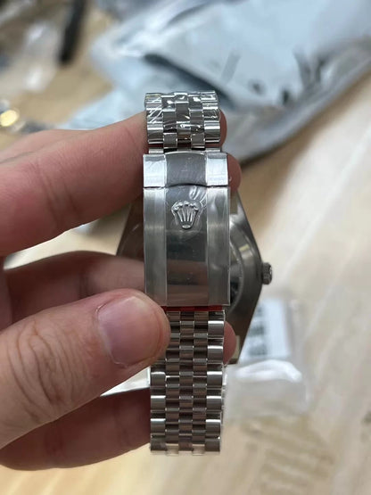 41mm Stainless Steel Three-Link Bracelet black Gray Dial- Luxury Watch