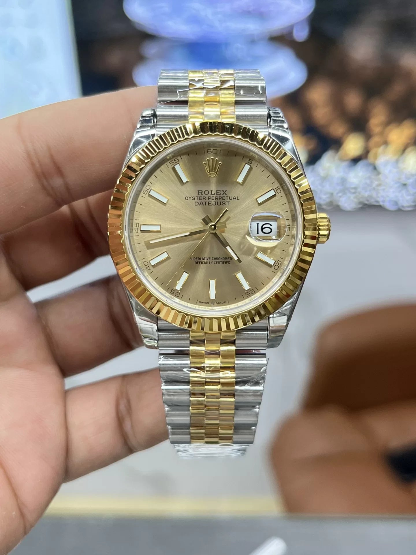 41mm Yellow Gold and Steel Multi-Link (Champagne Dial) - Luxury Watch