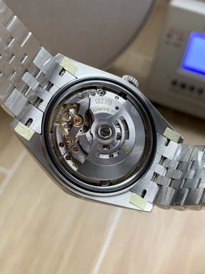 40mm Stainless Steel Three-Link Bracelet Black Dial- Luxury Watch