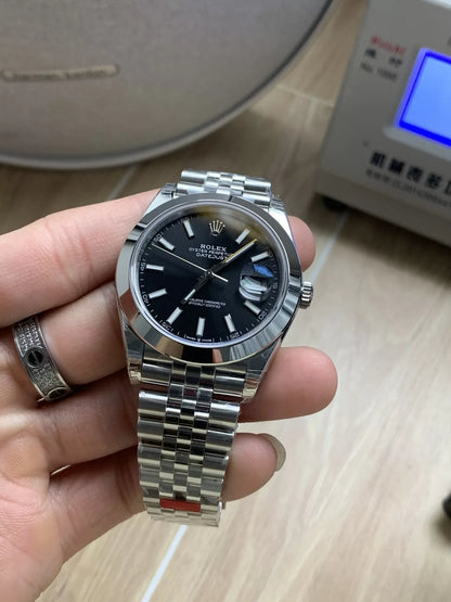 40mm Stainless Steel Three-Link Bracelet Black Dial- Luxury Watch