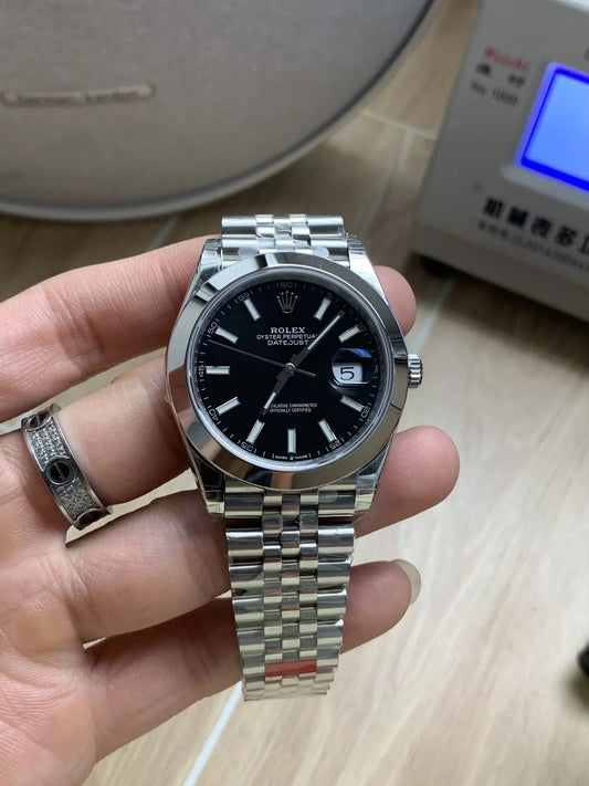 40mm Stainless Steel Three-Link Bracelet Black Dial- Luxury Watch