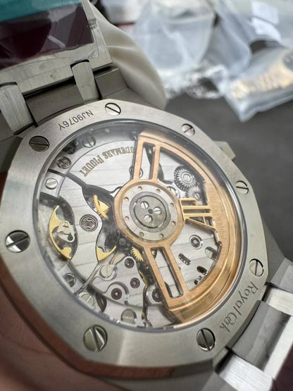 41mm Stainless Steel (White Dial) - Luxury Watch